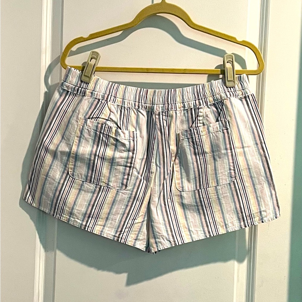 The Running Drawstring Short - Picture 2 of 3